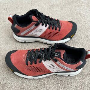 Danner ladies Trail shoe 6.5